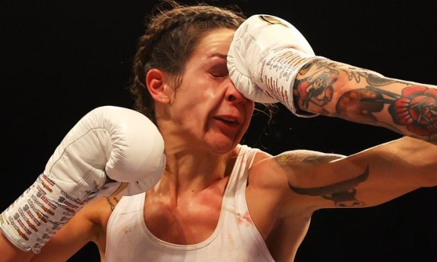 Незвичайний нокаут у жіночому боксі: Непереможена чемпіонка WBC та IBO заснула від удару