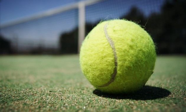 Тенісні асоціації збирають кошти для допомогти гравцям