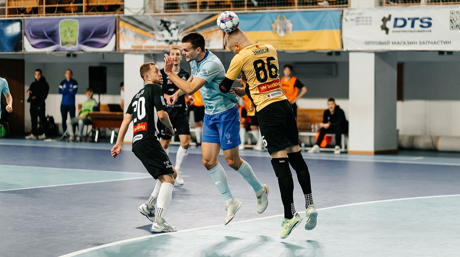 Драми останньої хвилини й останньої секунди, нові правила в дії: найцікавіше про 8 тур Екстра-ліги