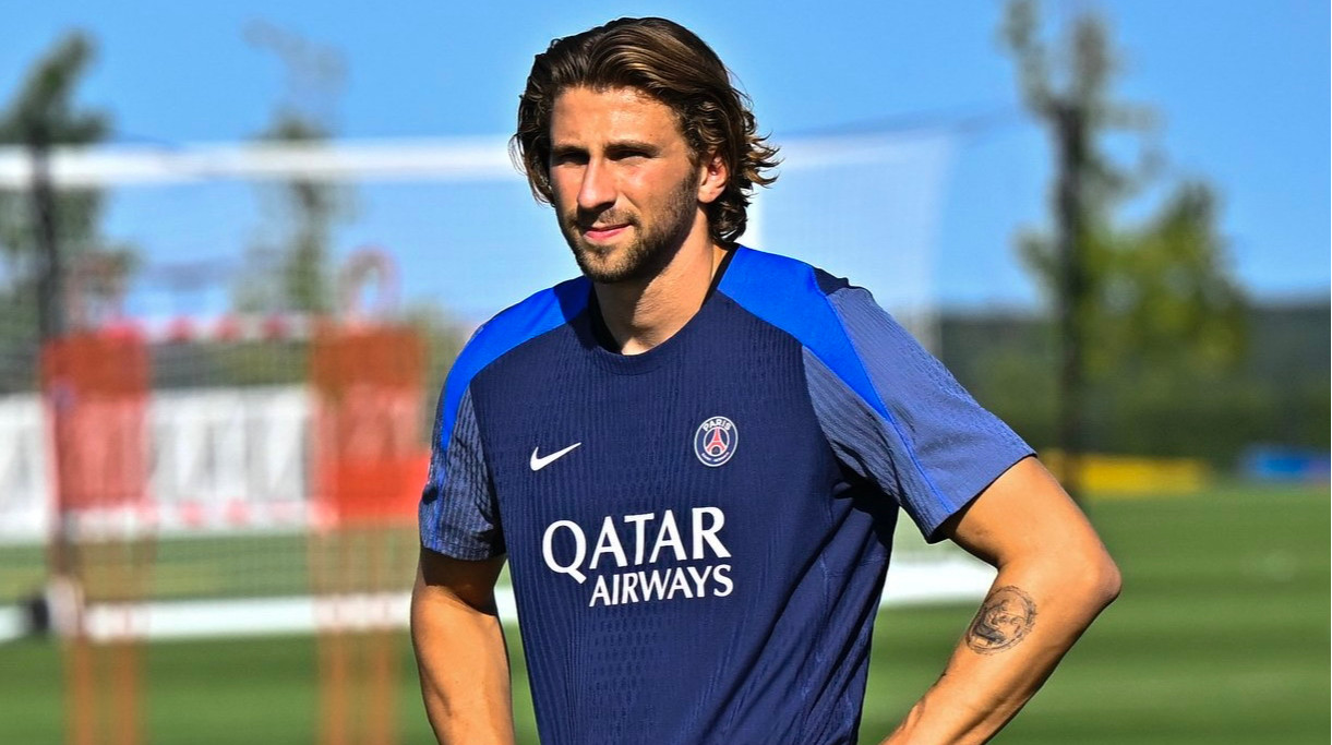 Вспомнит времена в Динамо: ПСЖ попробует Забарного на другой позиции