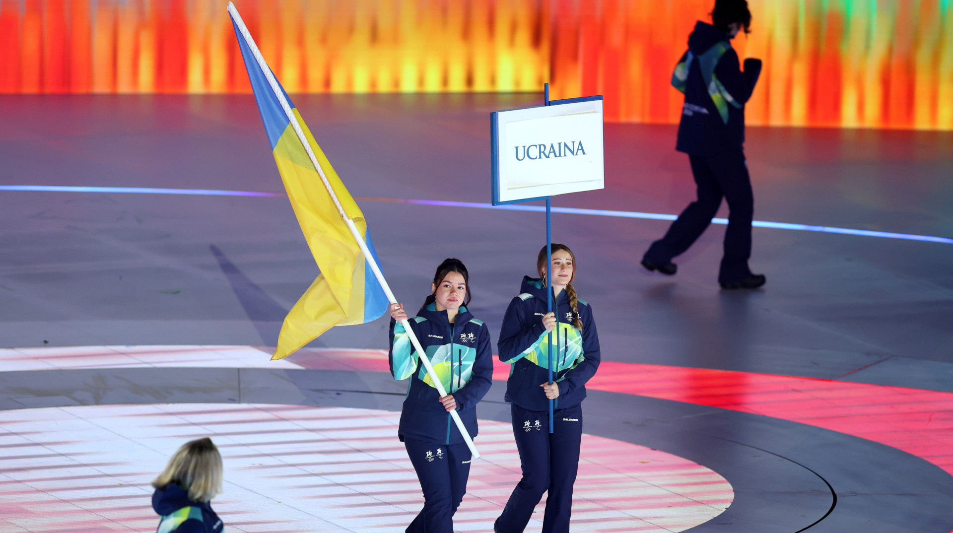 Организаторы Паралимпиады-2026, несмотря на требование НПК Украины, вынесли сине-желтый флаг на церемонии открытия