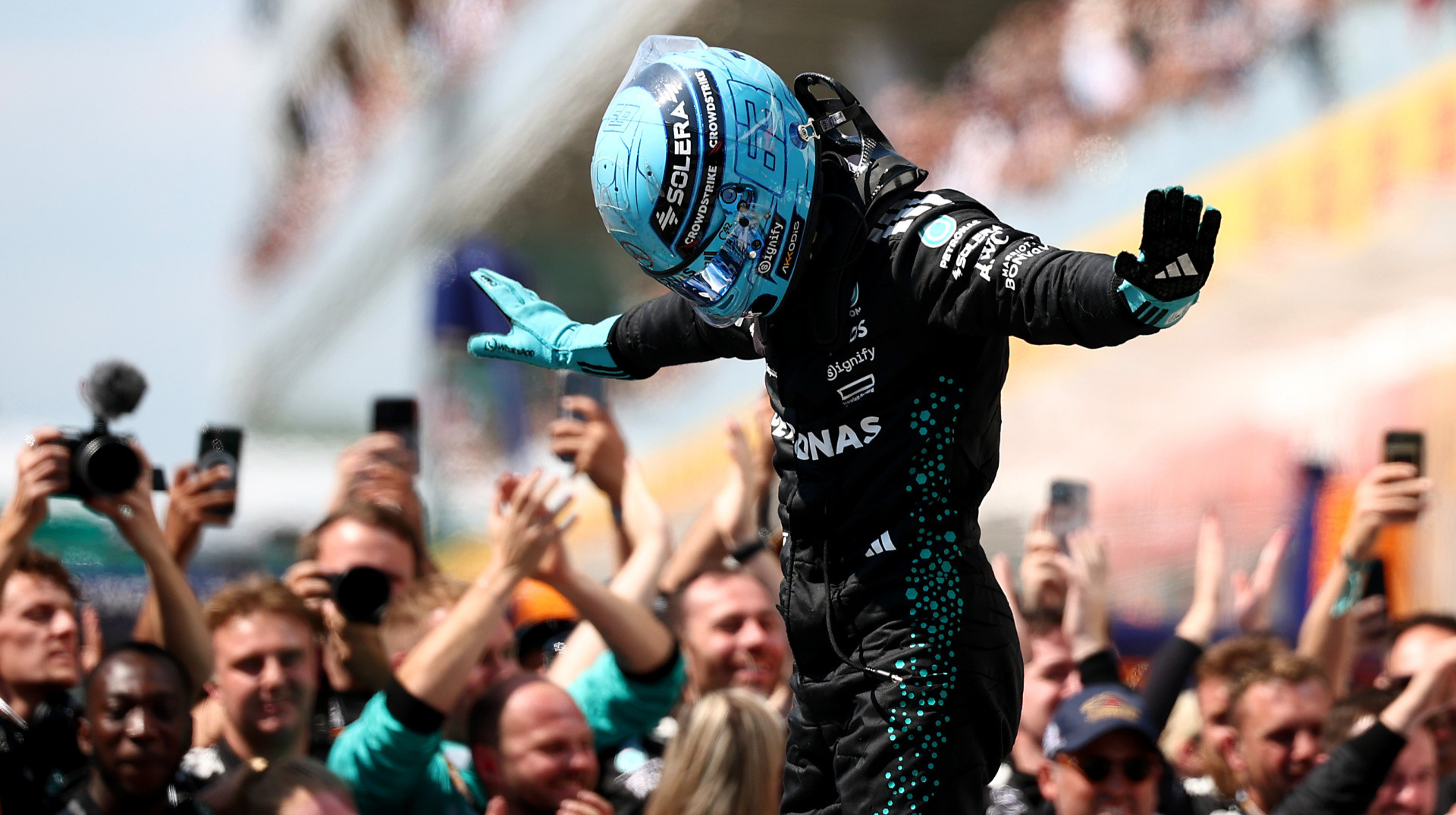 Регламент працює, Астон Мартін страждають, Мерседес перемагають: підсумки Гран-прі Австралії