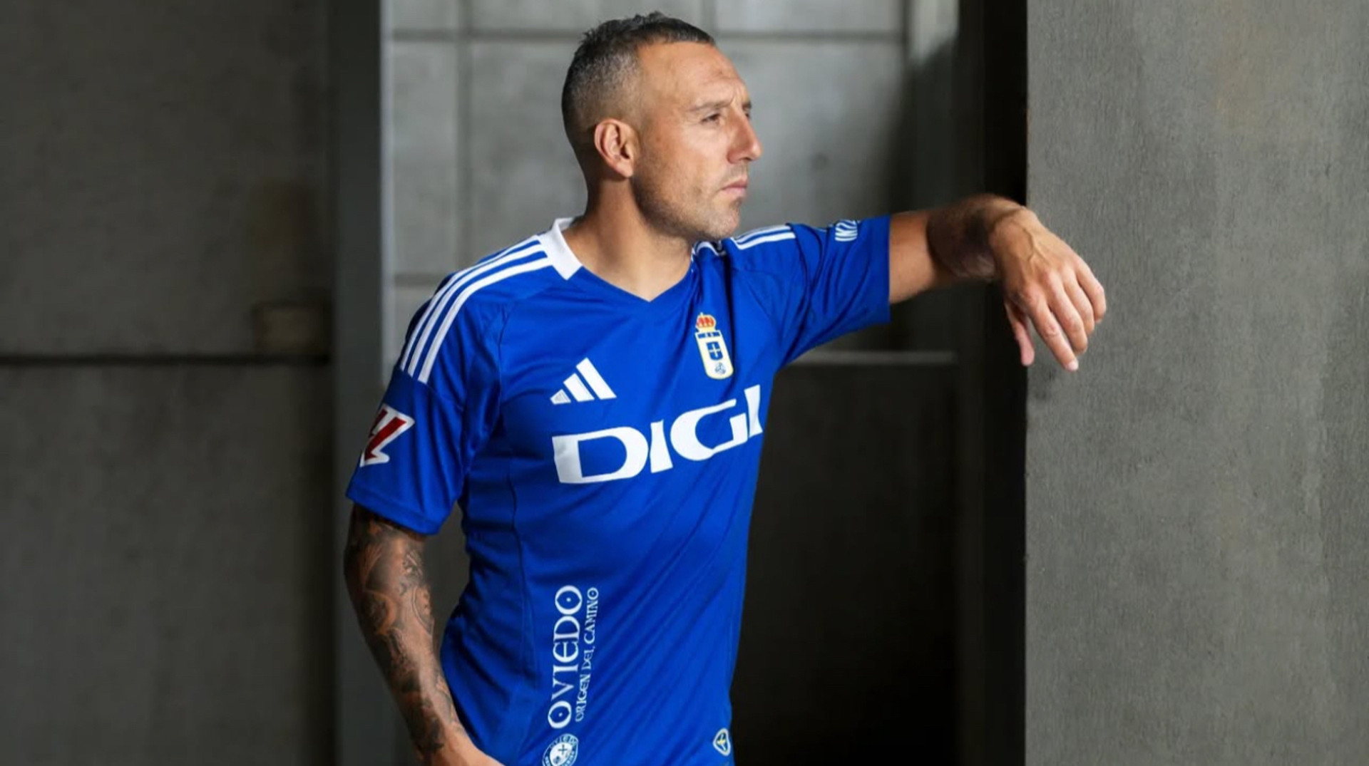 Футбольная сказка Касорлы: 40-летний ветеран вывел Овьедо в финал плей-офф шикарным ударом со штрафного