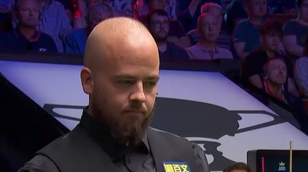 В пятый раз за сезон: звездный снукерист в очередной раз удивил своим решением относительно выступлений