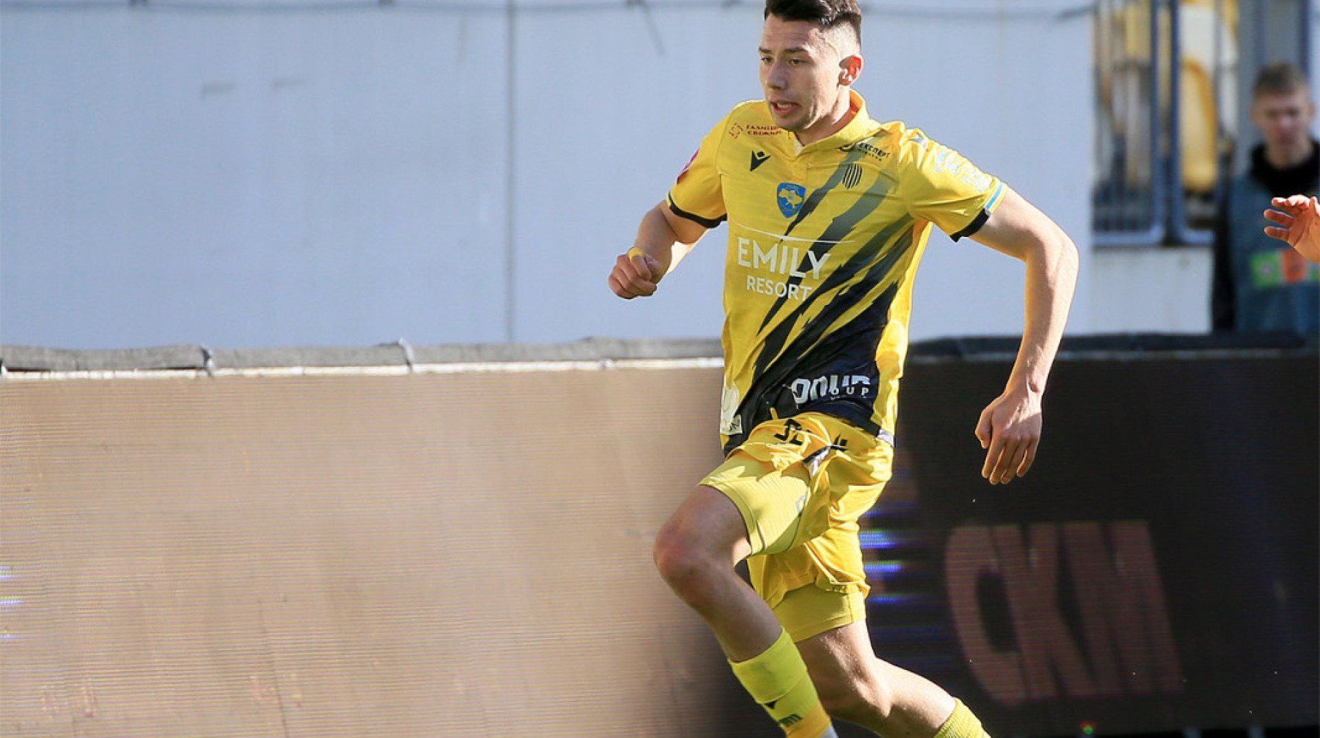 Центральный защитник Руха может продолжить карьеру в чемпионате Чехии