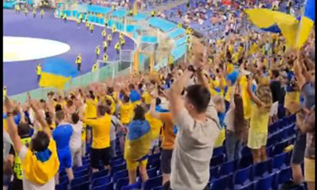 Разом з командою! Українські вболівальники фантастично підтримували збірну в Римі