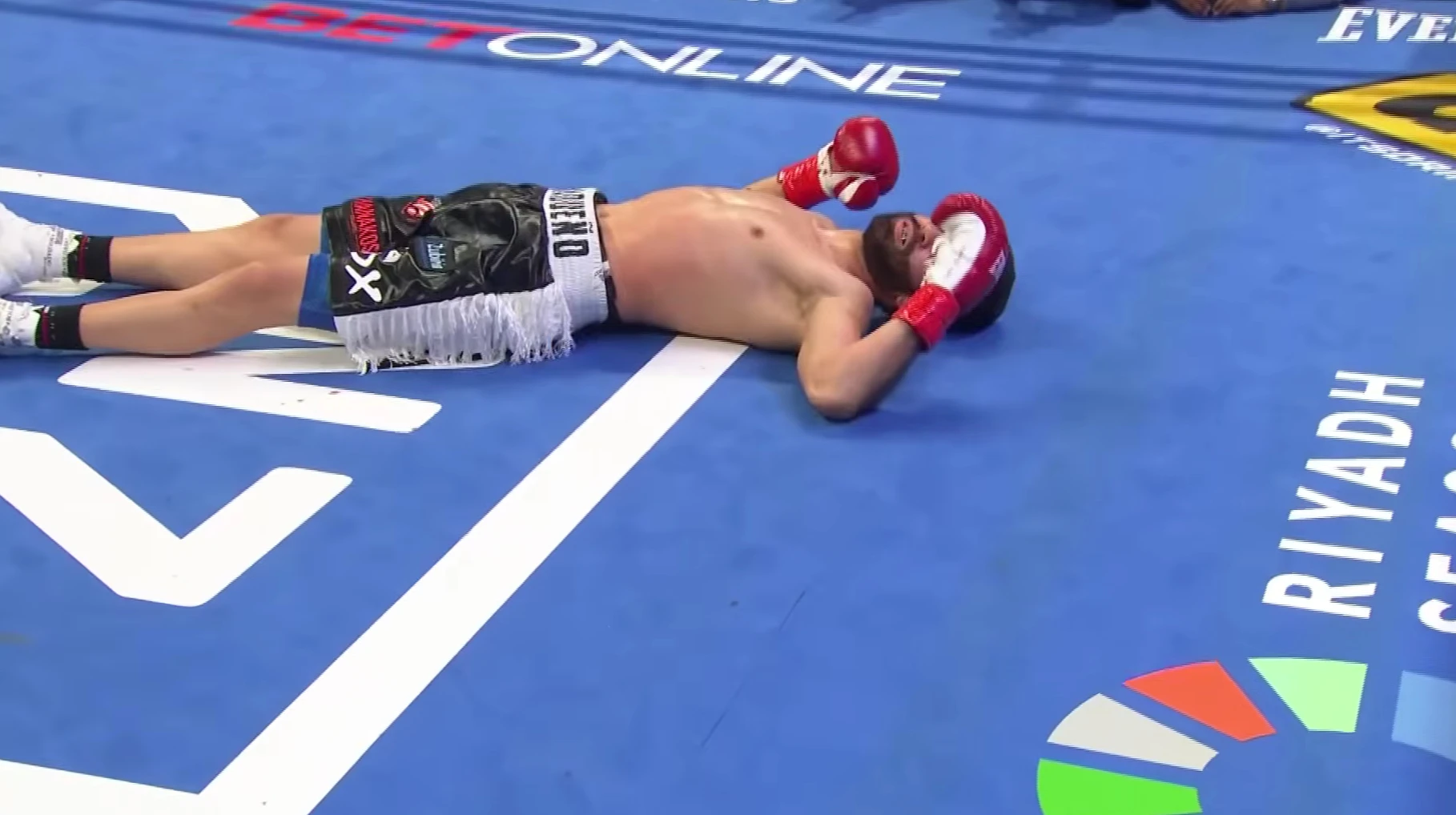 Нокаут року: Чавес яскраво дебютував у США