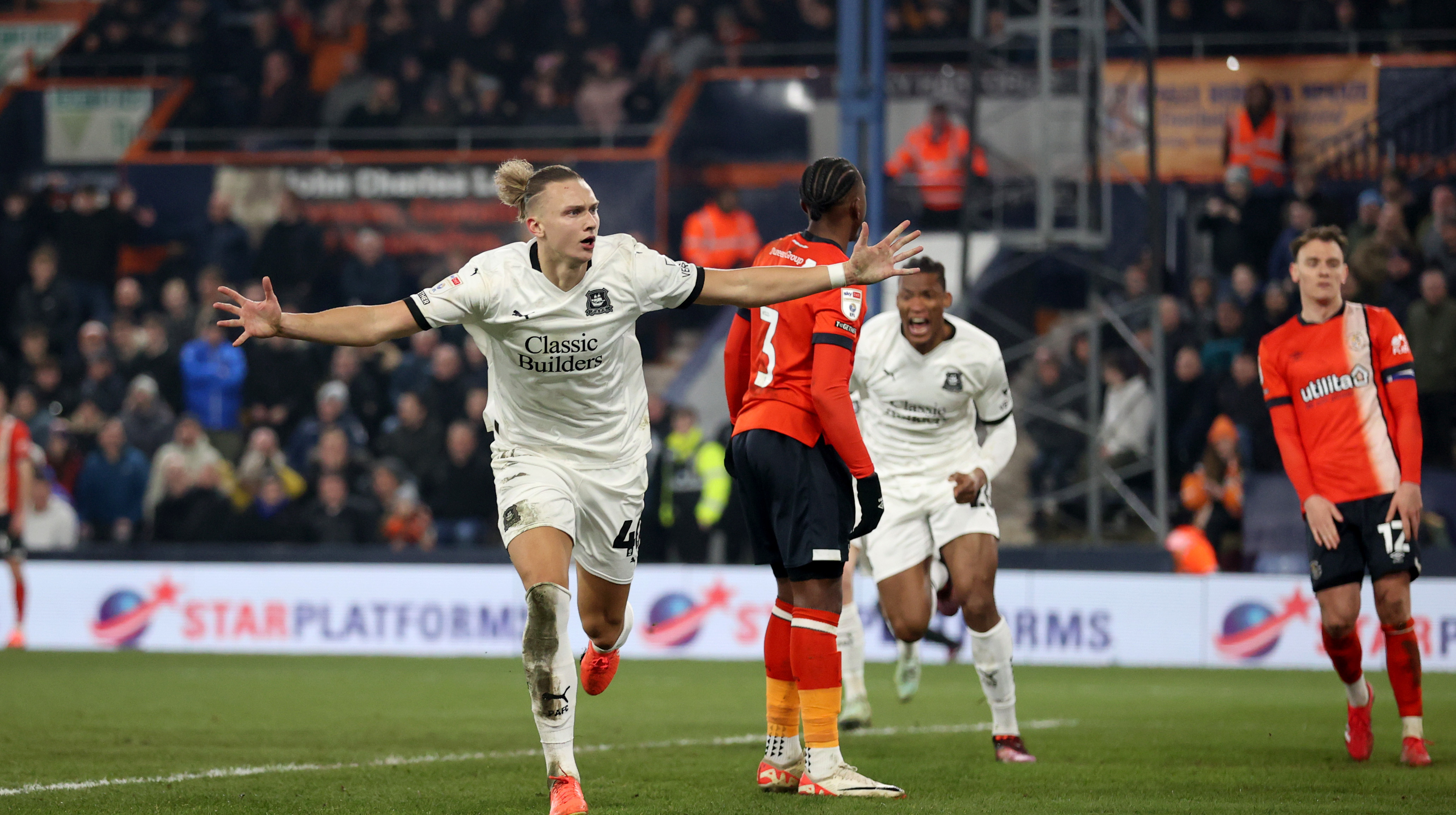 СМИ назвали зарплату Таловерова в Плимуте: сумма впечатляет