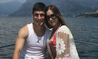 Зіркове фото: Маліновський зустрівся з чемпіоном світу на пляжі в Сардинії