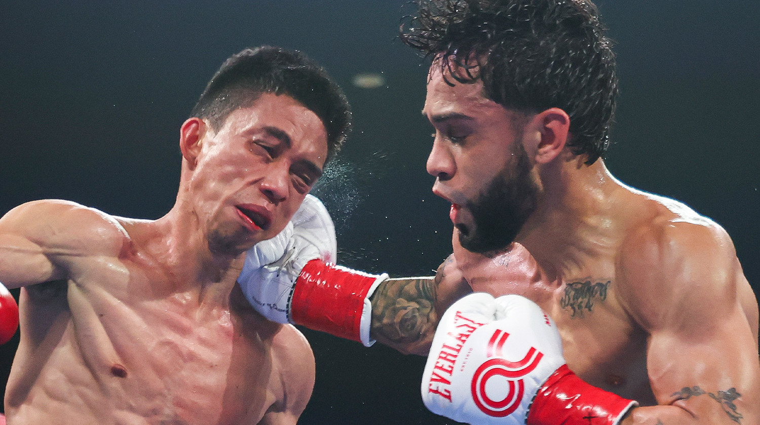 Колласо захистив титули у поєдинку проти Вейсона