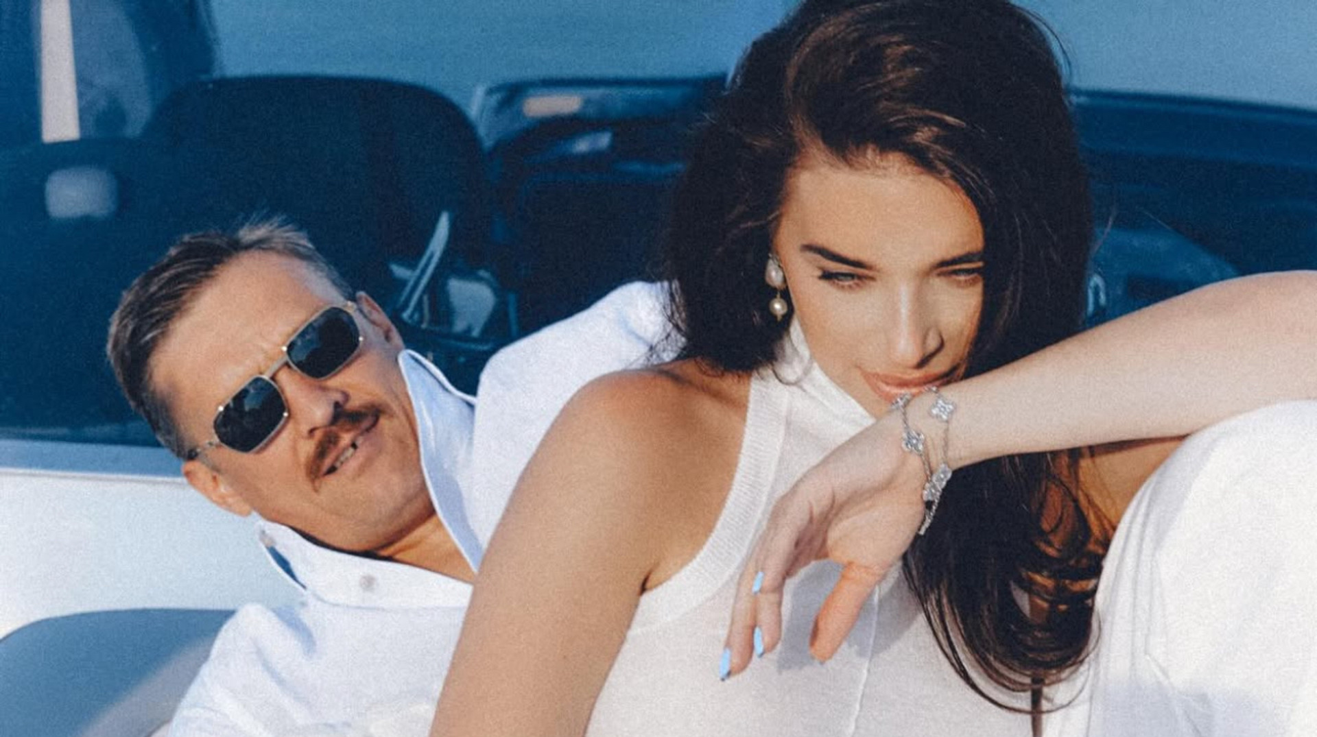 Катерина Усик вразила фанатів романтичною фотосесією на яхті з чоловіком