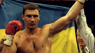 Перший чемпіонський титул Кличка: випередив Майка Тайсона, 100 тисяч фанів у Києві та одіозний суперник, який потім опинився у в’язниці