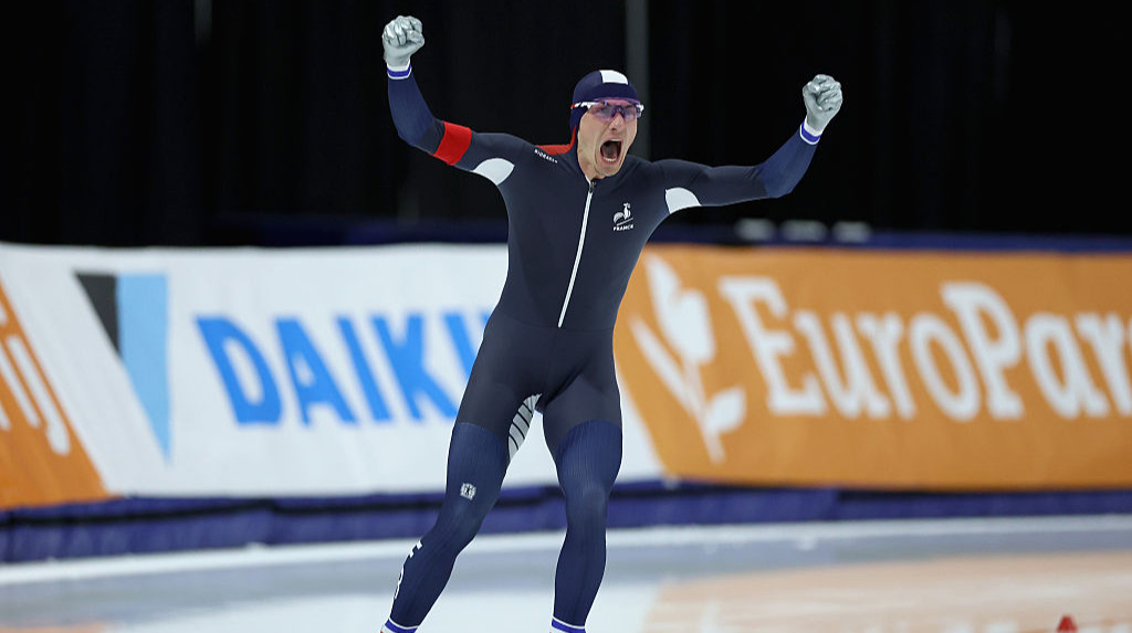 Французский конькобежец побил мировой рекорд на дистанции 5000 м