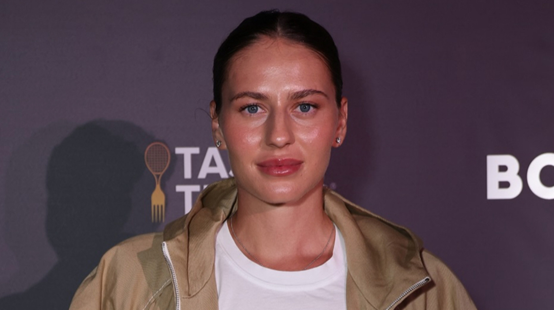 Костюк показала закулисье Индиан-Уэллс: суши, тренировки и красная дорожка