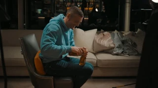 Варді потрапив у курйоз під час зйомок Netflix: форварду дали відкривачку для пива у формі члена