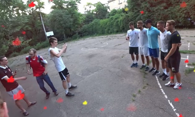 Зіркові футболісти Зорі зіграли з уболівальниками на шкільному майданчику