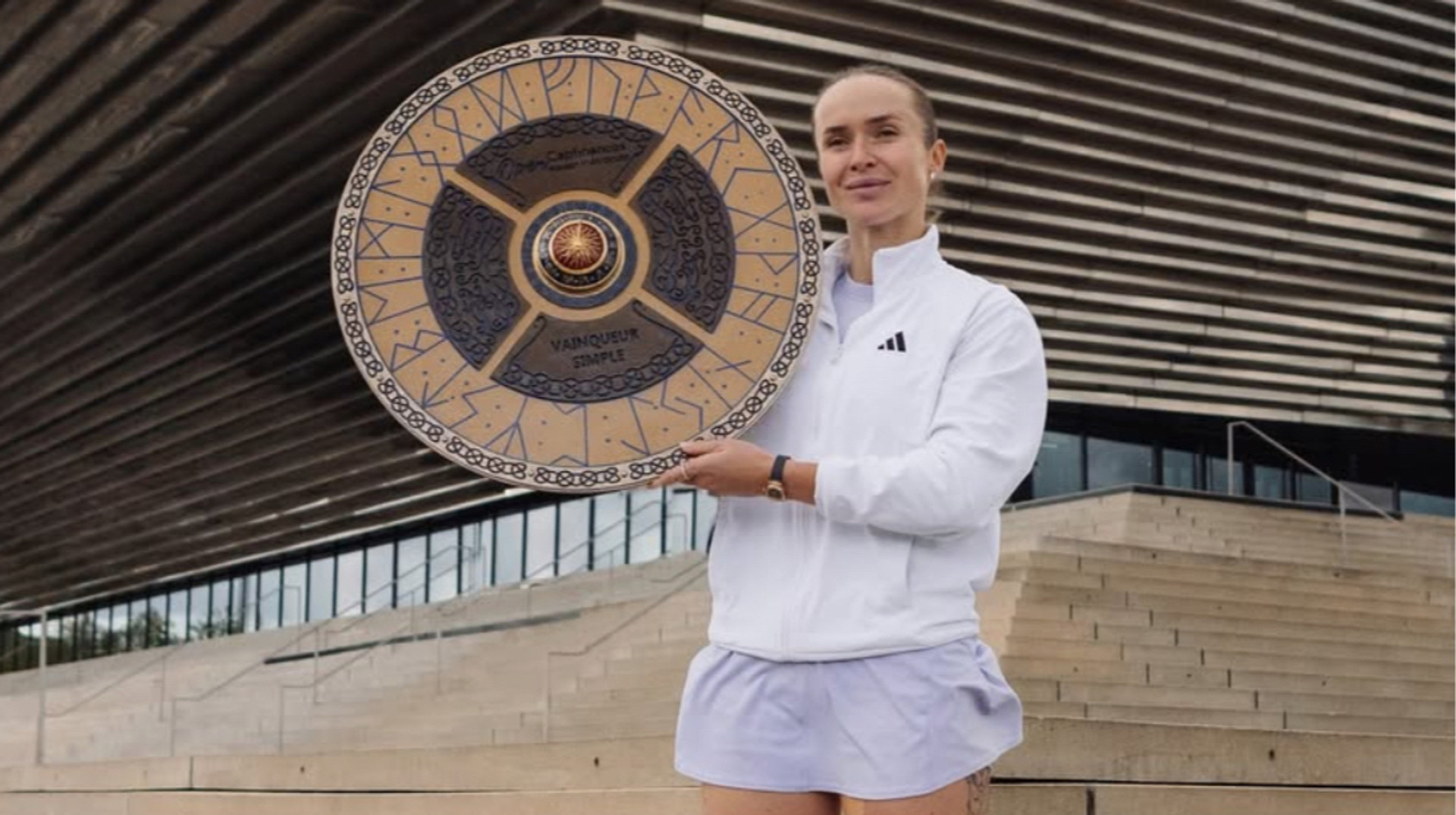 Фото дня: Монфіс ніжним поцілунком привітав Світоліну з перемогою на WTA 250