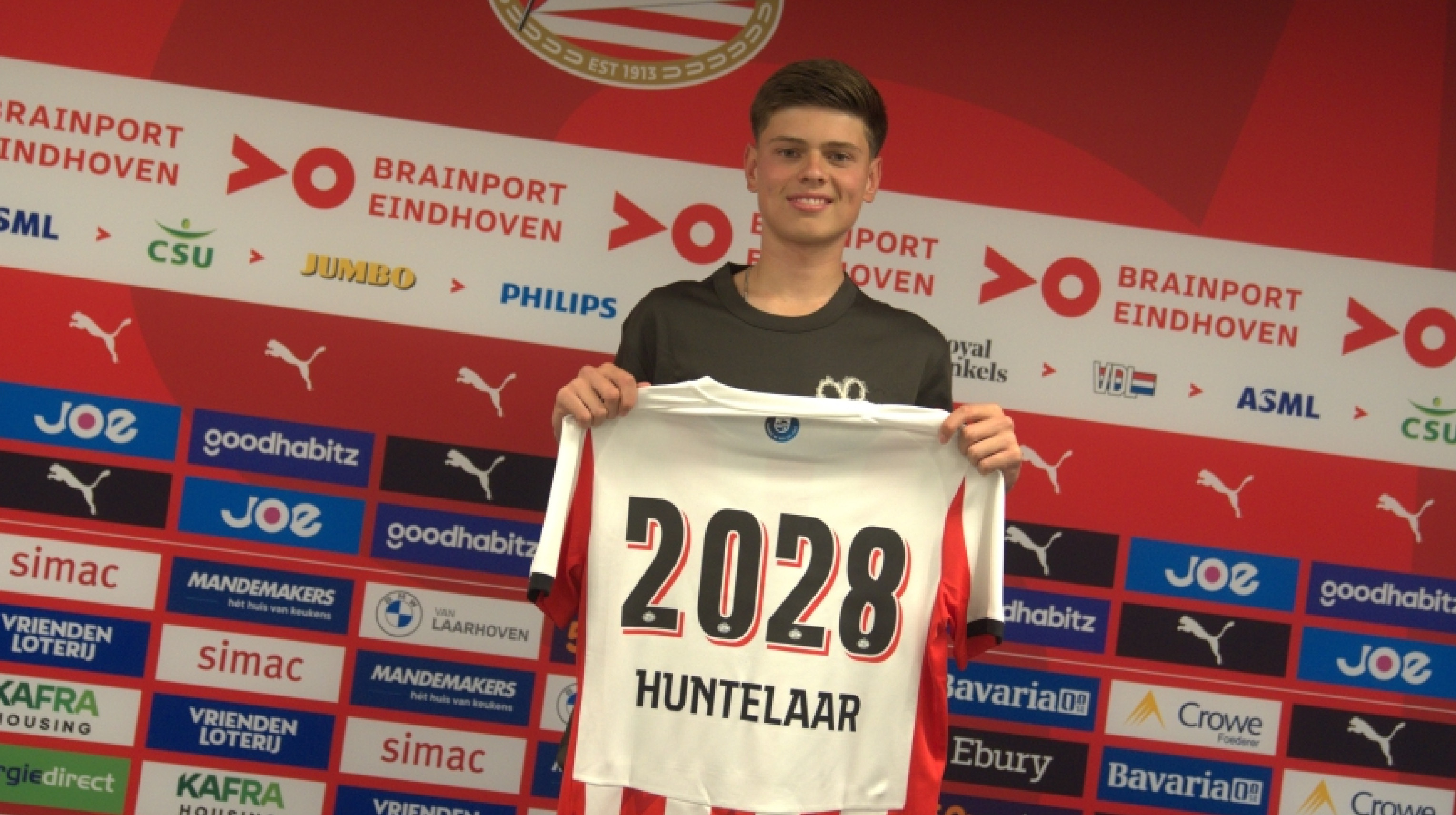 Син Хунтелаара підписав контракт із ПСВ