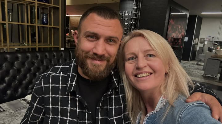 Говорили про нашу улюблену Україну: Ломаченко та Шатернікова зустрілися в Колумбії