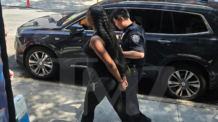 Колишню модель та реслерку Тренешу Біггерс заарештували