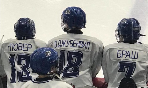 Канадські хокеїсти зіграли гру в українських вишиванках. ВІДЕО