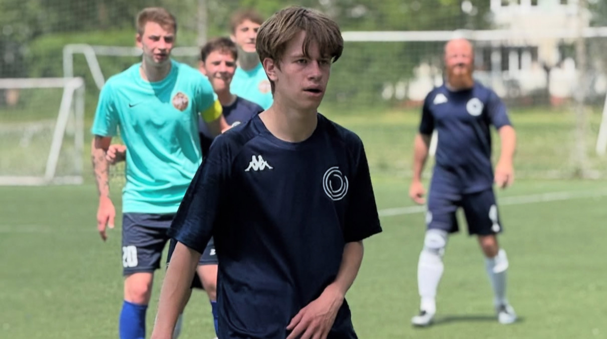 Хлопець, якого вигнали з медіафутбольного клубу, висловився про мовний скандал із Селезньовим