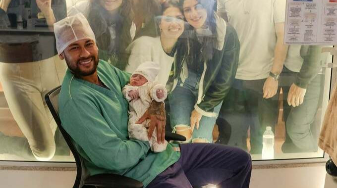 Неймар вчетверте став батьком