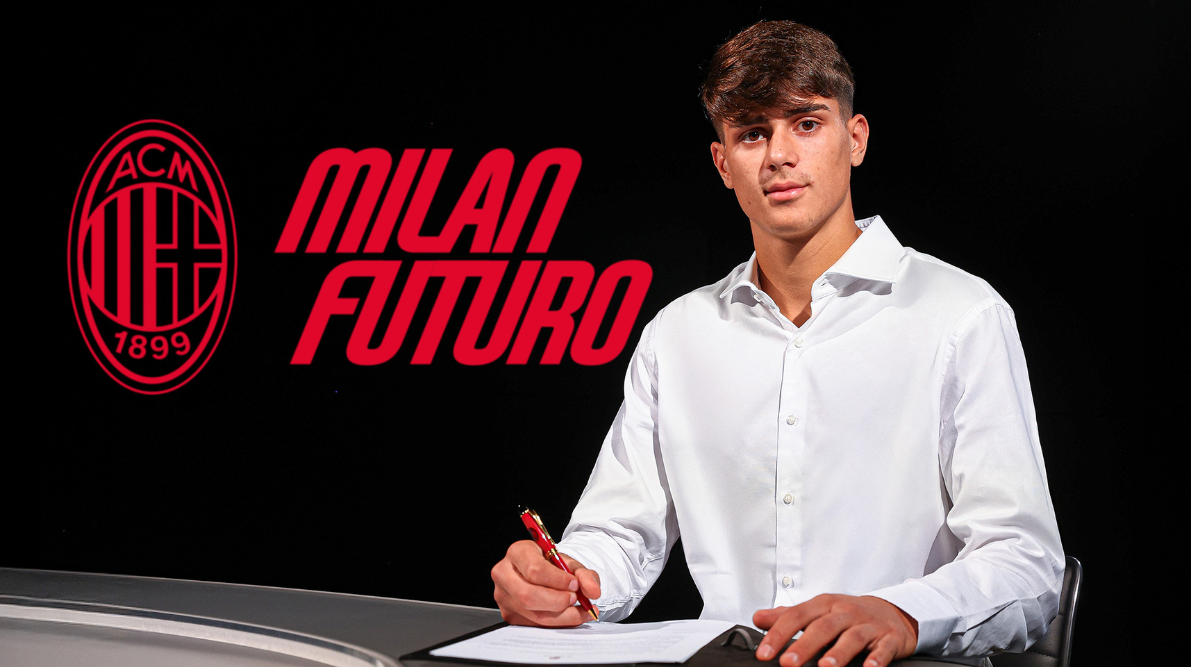 Мілан підписав 16-річного нападника