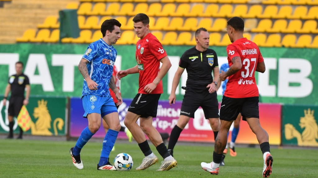 Карпати у божевільному матчі 7-го туру УПЛ вирвали нічию у Динамо