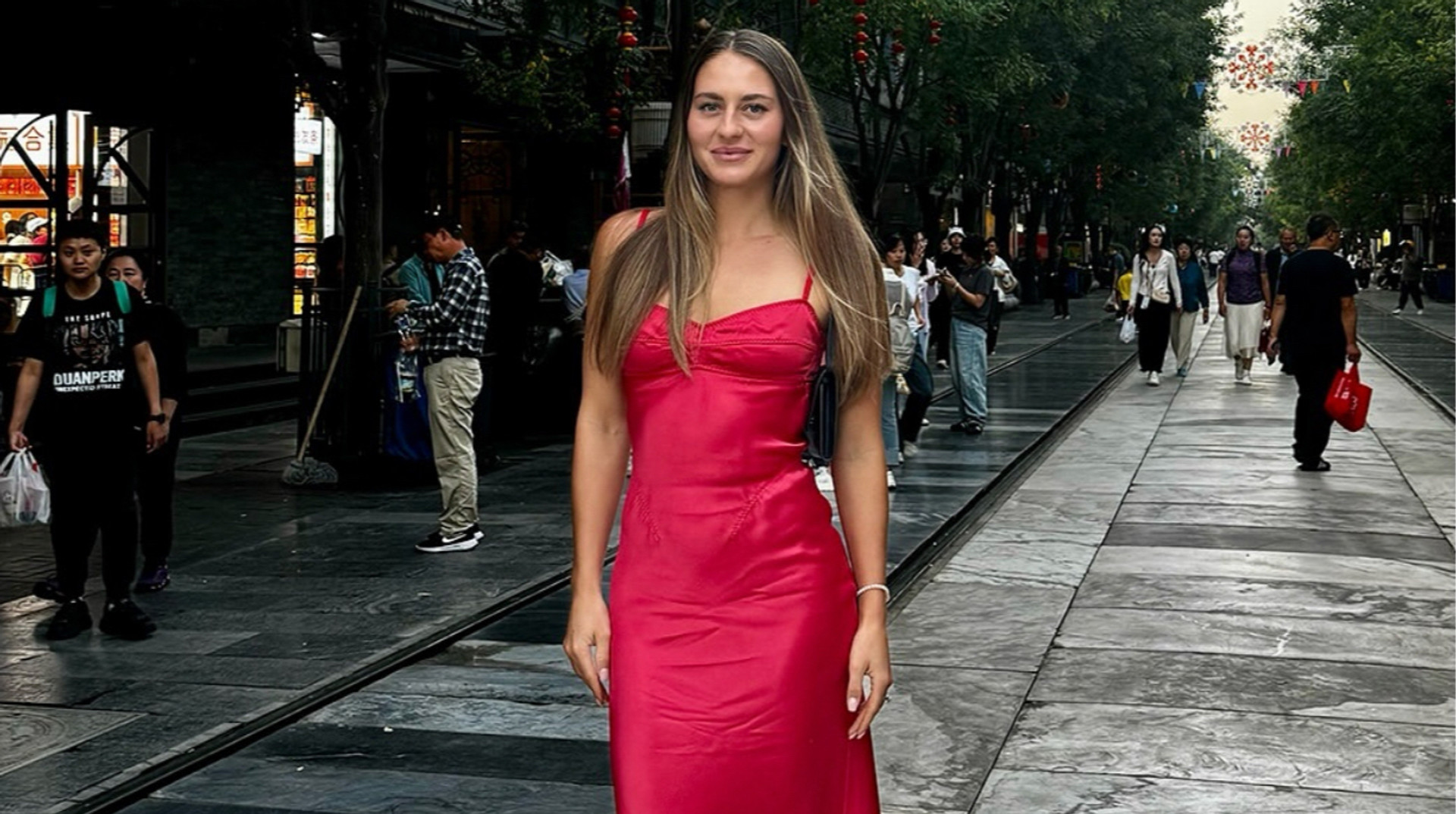 Костюк насмішила фанатів кумедним епізодом під час тренування із м'ячем для фітнесу