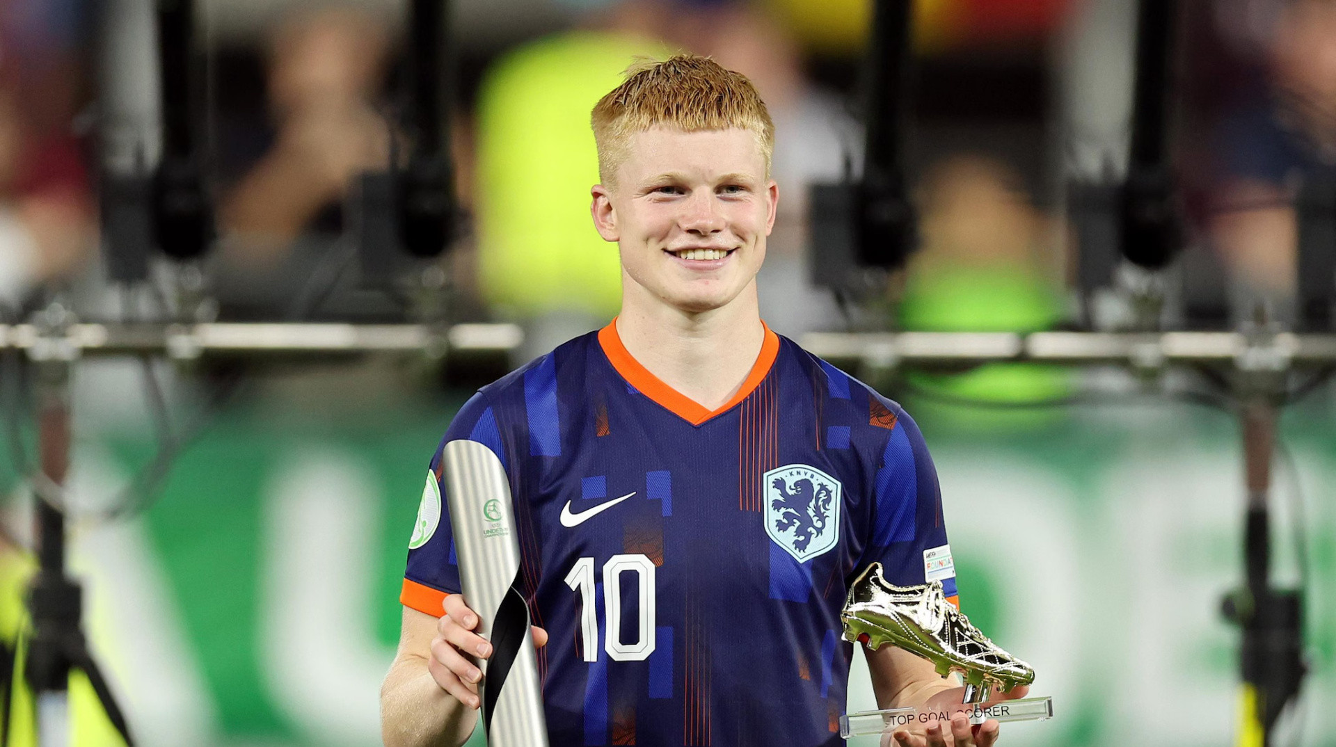 Реал Мадрид и ведущие клубы АПЛ следят за игроком АЗ Алкмара