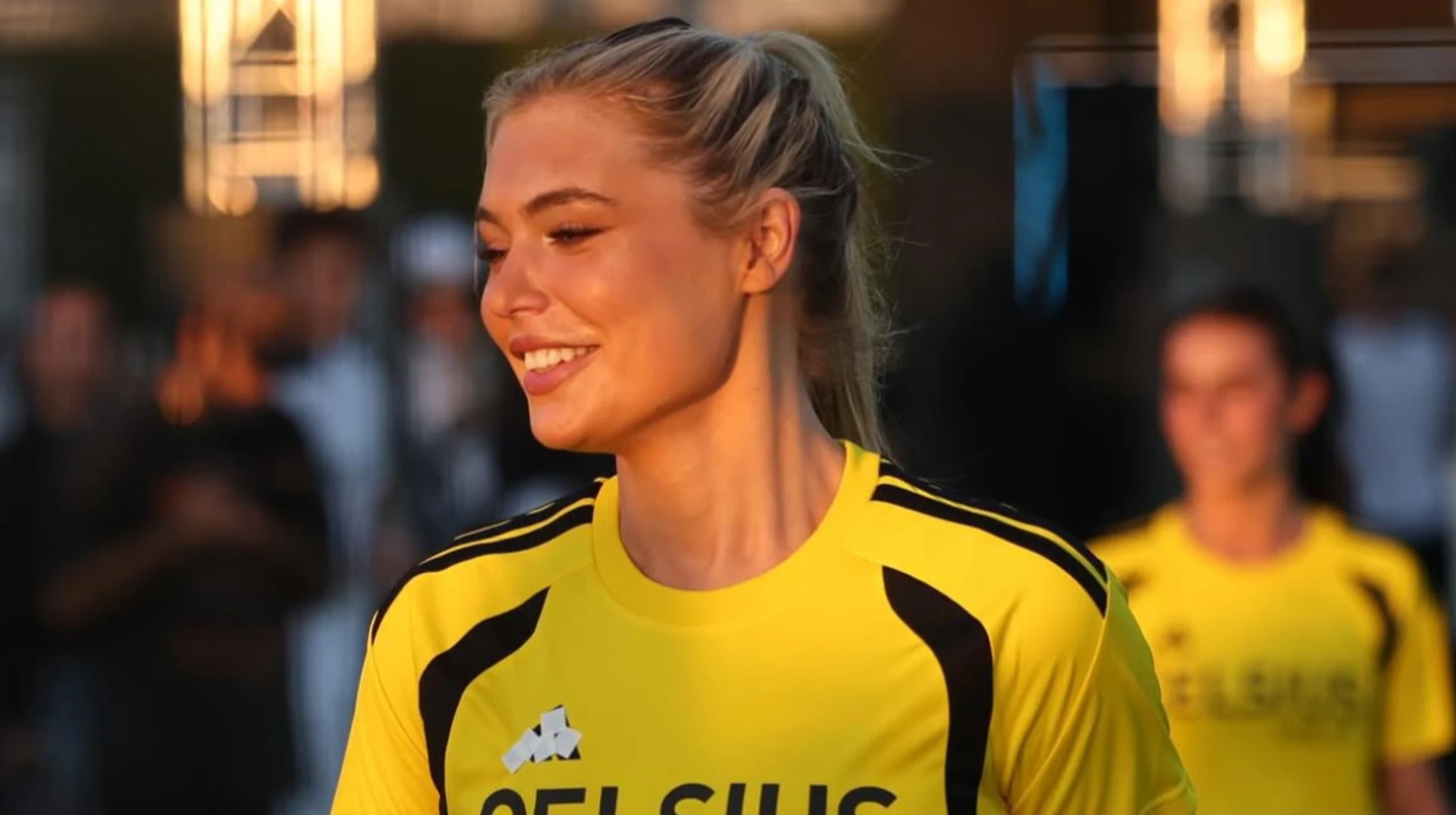 Зіркова ковзанярка і наречена Джейка Пола взяла участь у благодійному футбольному матчі в Лос-Анджелесі