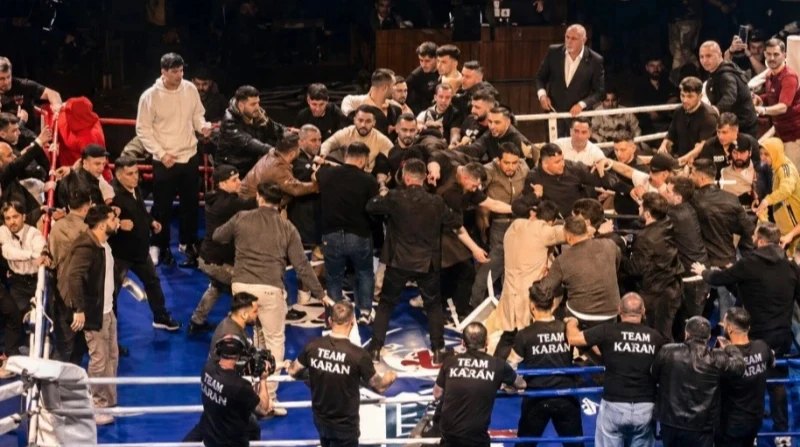 Російський боксер отримав стільцем по голові під час масової бійки в Туреччині