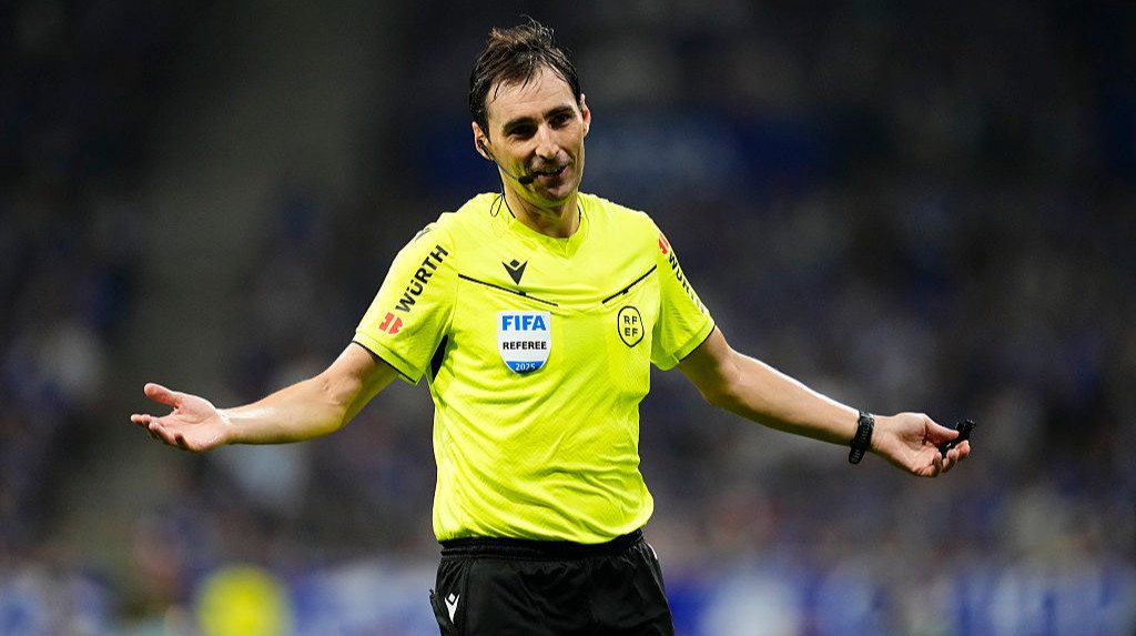 Матч Фіорентина – Полісся обслужить іспанська бригада суддів