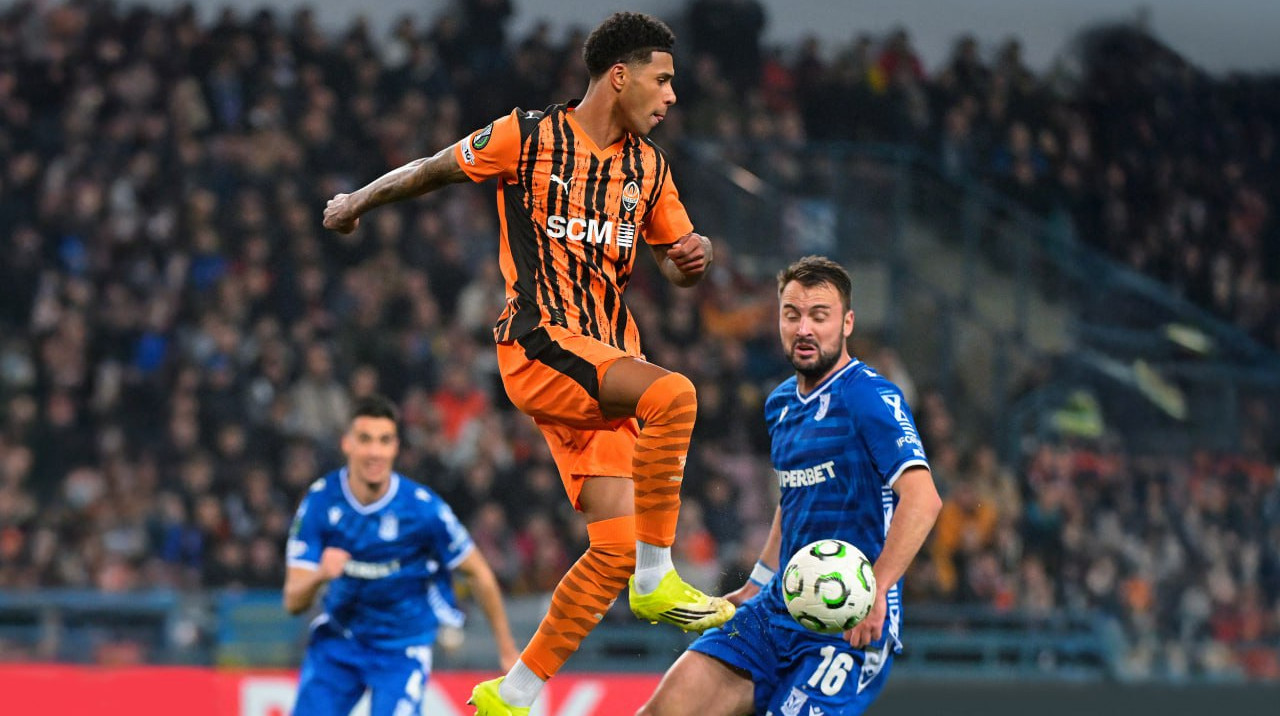 Ультрас Леха знову скандували лайливі гасла про Бандеру та Волинь на матчі проти Шахтаря