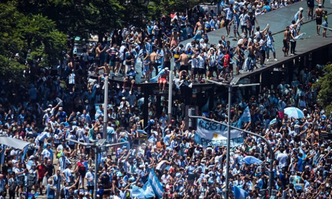 Гравці збірної Аргентини достроково залишили парад у Буенос-Айресі ВІДЕО