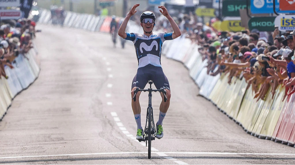 Чемпіон Іспанії фінішував у крові після падіння на Тур де Франс-2025