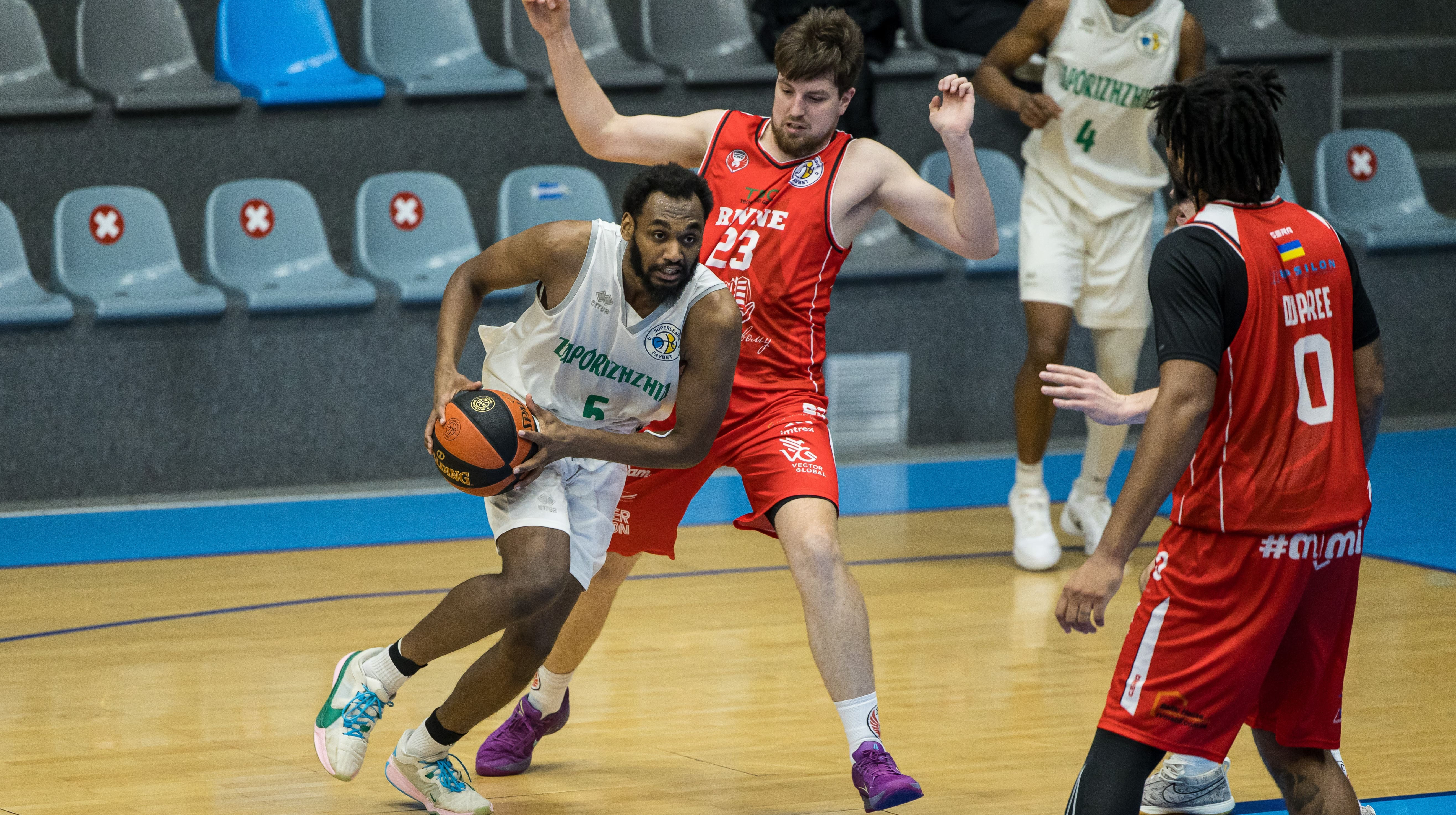 Запоріжжя здолало БК Рівне у регулярному чемпіонаті Суперліги