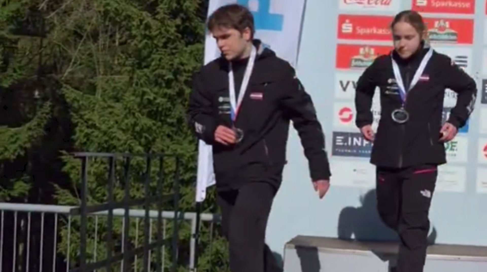 Латвійські скелетоністи відмовилися від спільного фото з росіянами на подіумі юніорського чемпіонату світу