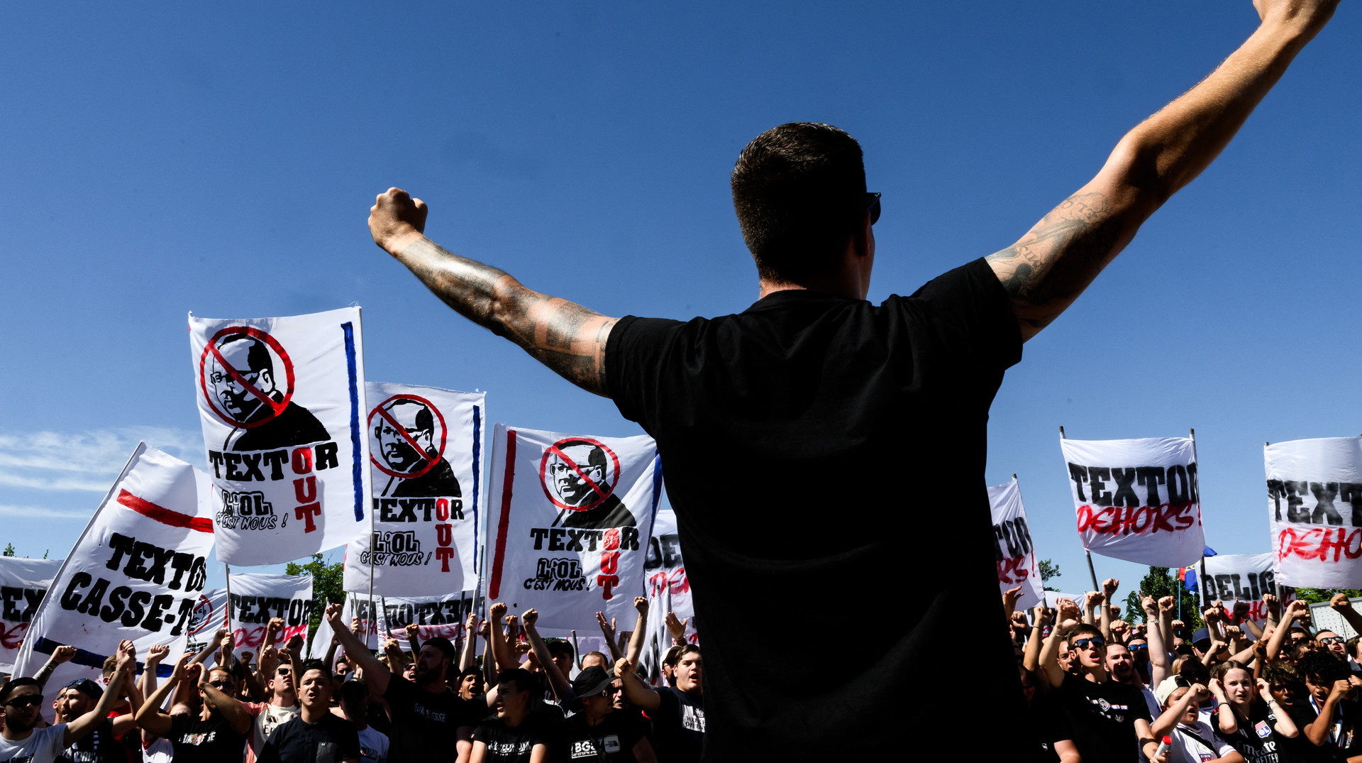 Лион на грани краха: его президент оживил Майкла Джексона, но забыл о 2 тысячах евро штрафа