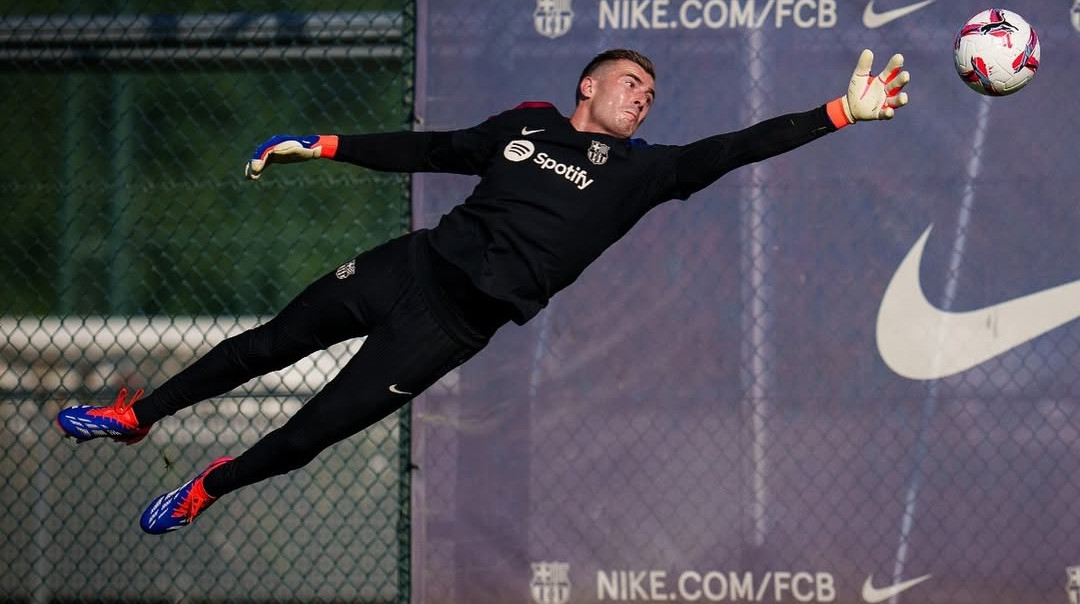 Голкипер Барселоны раздумывает над сменой клуба