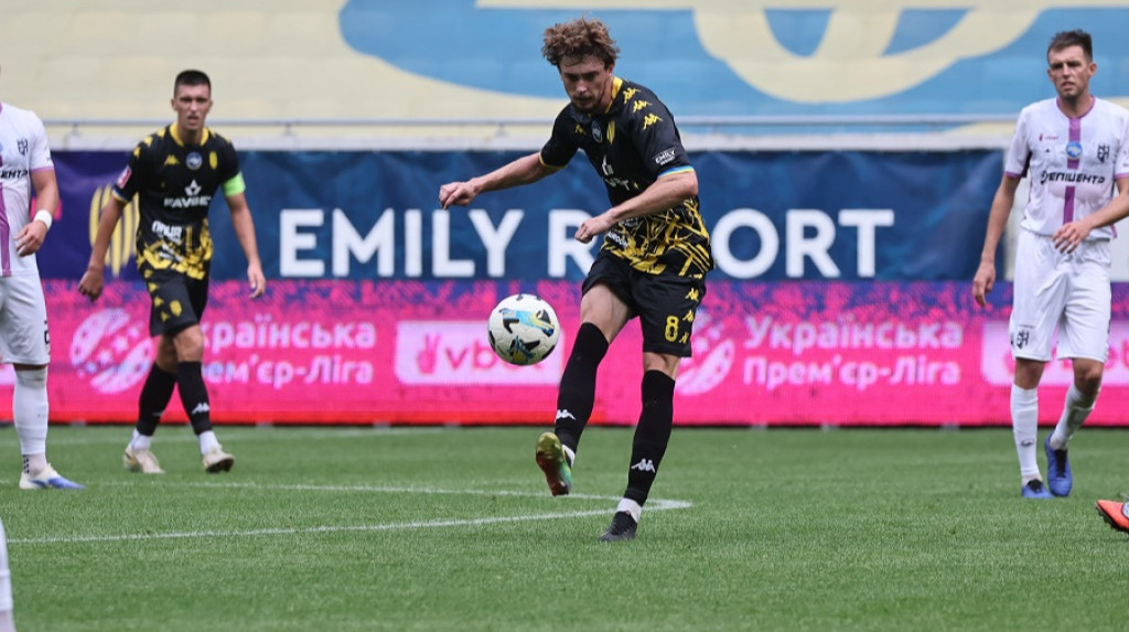 Первые очки новичка: обзор матча УПЛ Рух – Эпицентр