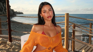 Дівчина лідера Реала підірвала мережу гарячими фото з пляжу