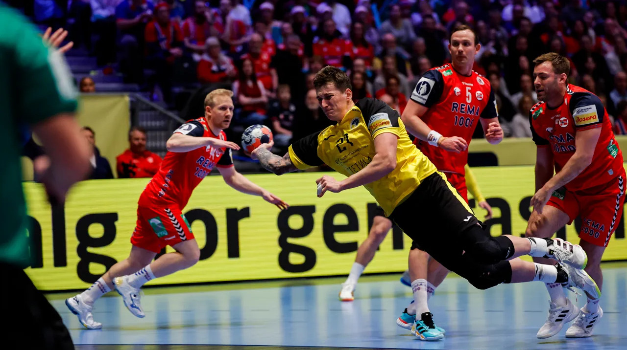 Найбільша поразка в історії: Україна розгромно програла Норвегії у стартовому матчі на Євро-2026