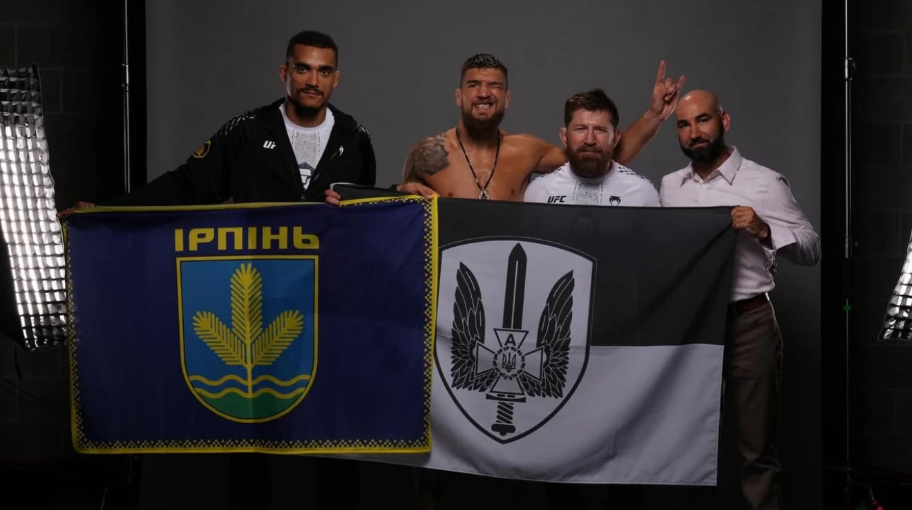Амосов зірвав куш у UFC: українець отримав великий бонус після яскравої перемоги над Альваресом