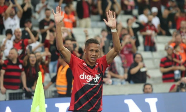 Динамо цікавиться бразильським нападником Наумом