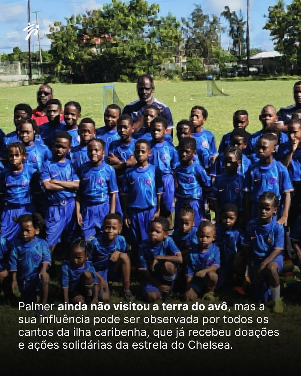 Дитяча команда на Сент-Кітсі у футболках Челсі, instagram.com/aembaixada