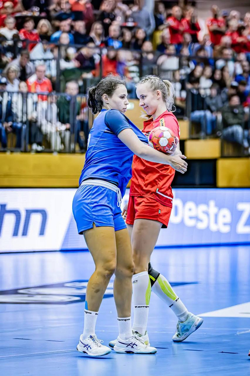 Дебютантка збірної Софія Безрукова (у синьому)