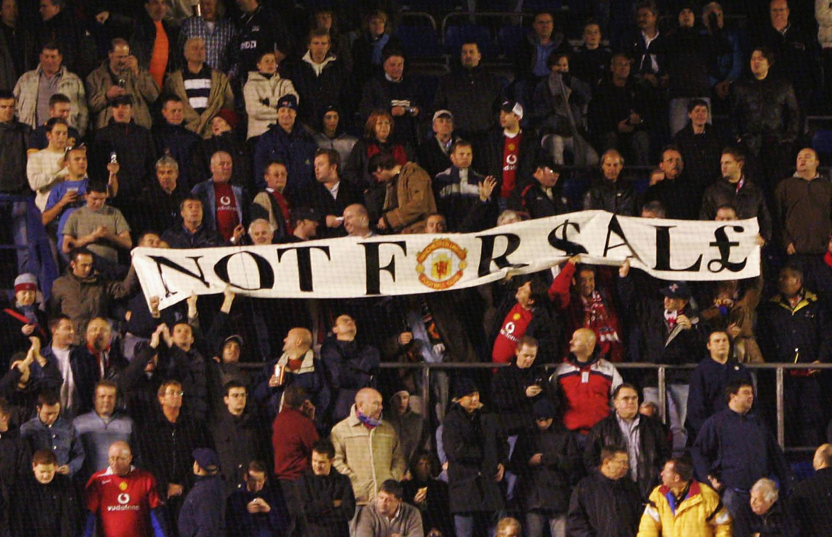 Протест фанатів МЮ проти продажу клубу Глейзерам