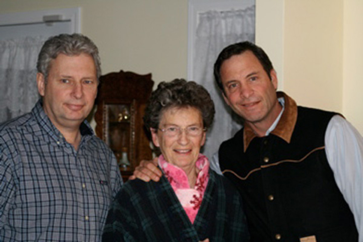 Брат Гарт, мама та Клінт Маларчук